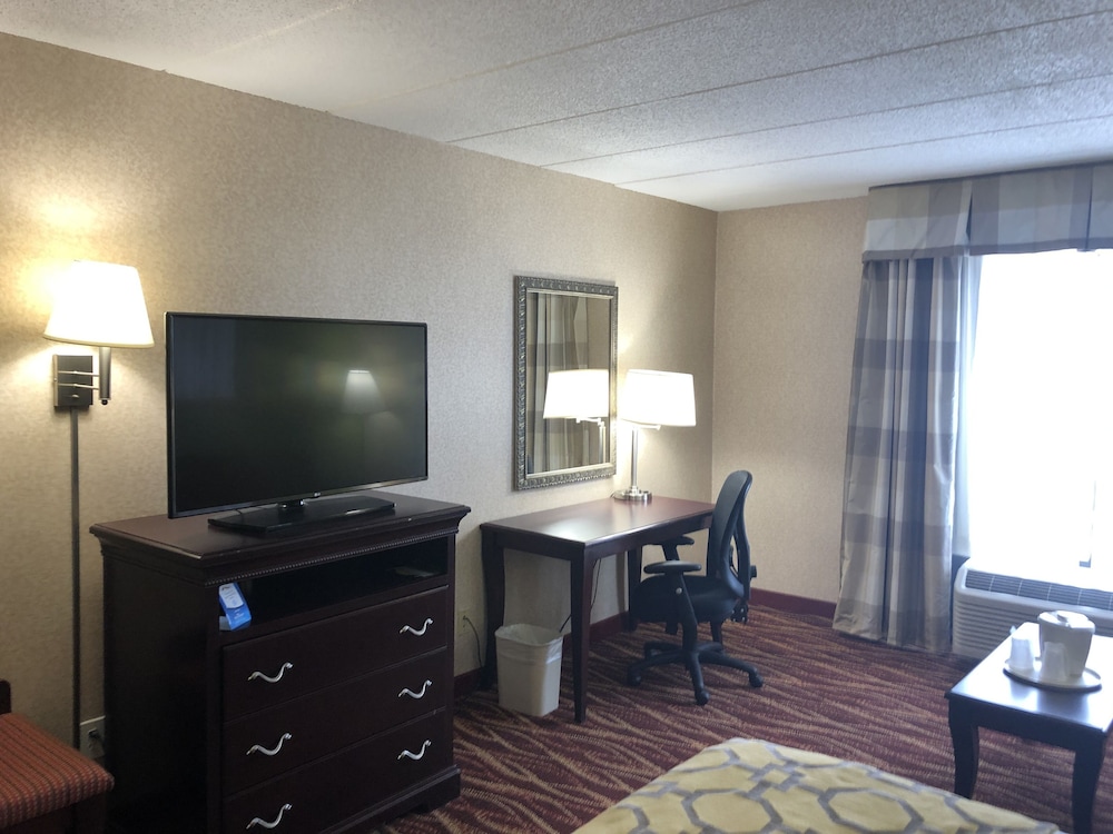 Baymont Inn and Suites Findlay - photo 11