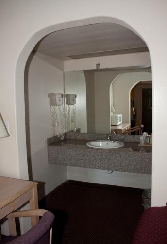 Luxury Inn and Suites Copperas Cove - photo 8