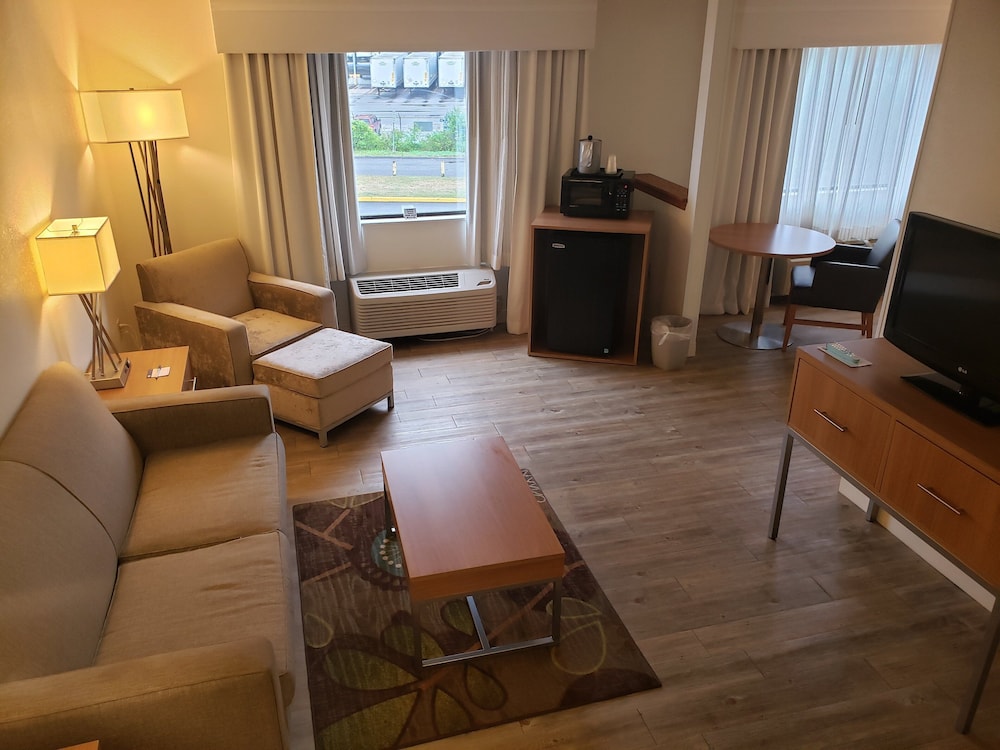 Holiday Inn Express Pittsburgh North by IHG - photo 25