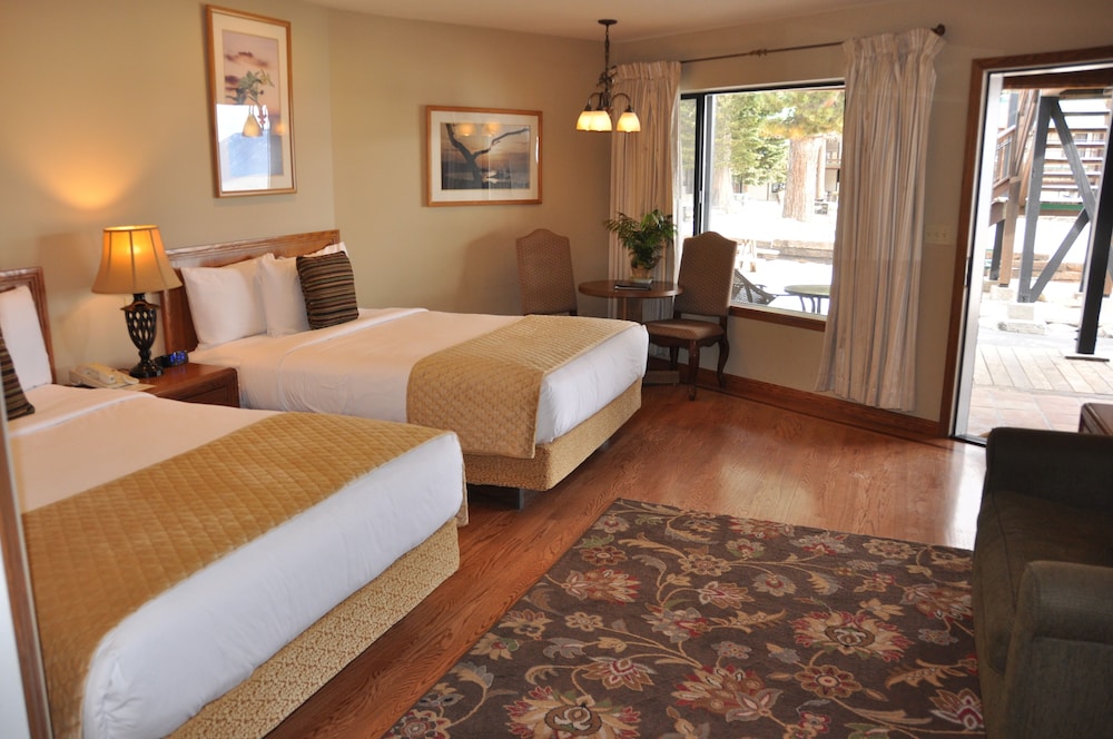 Mourelatos Lakeshore Resort - photo 10