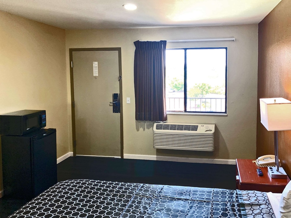 Rodeway Inn Sacramento University Area - photo 3