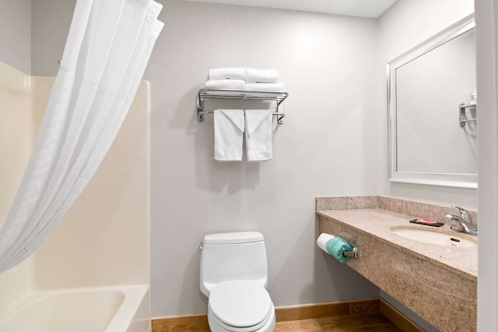 Econo Lodge Bethel Danbury - photo 27