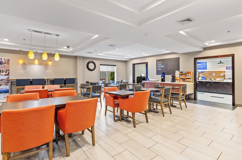 Holiday Inn Express and Suites Wytheville by IHG - photo 56