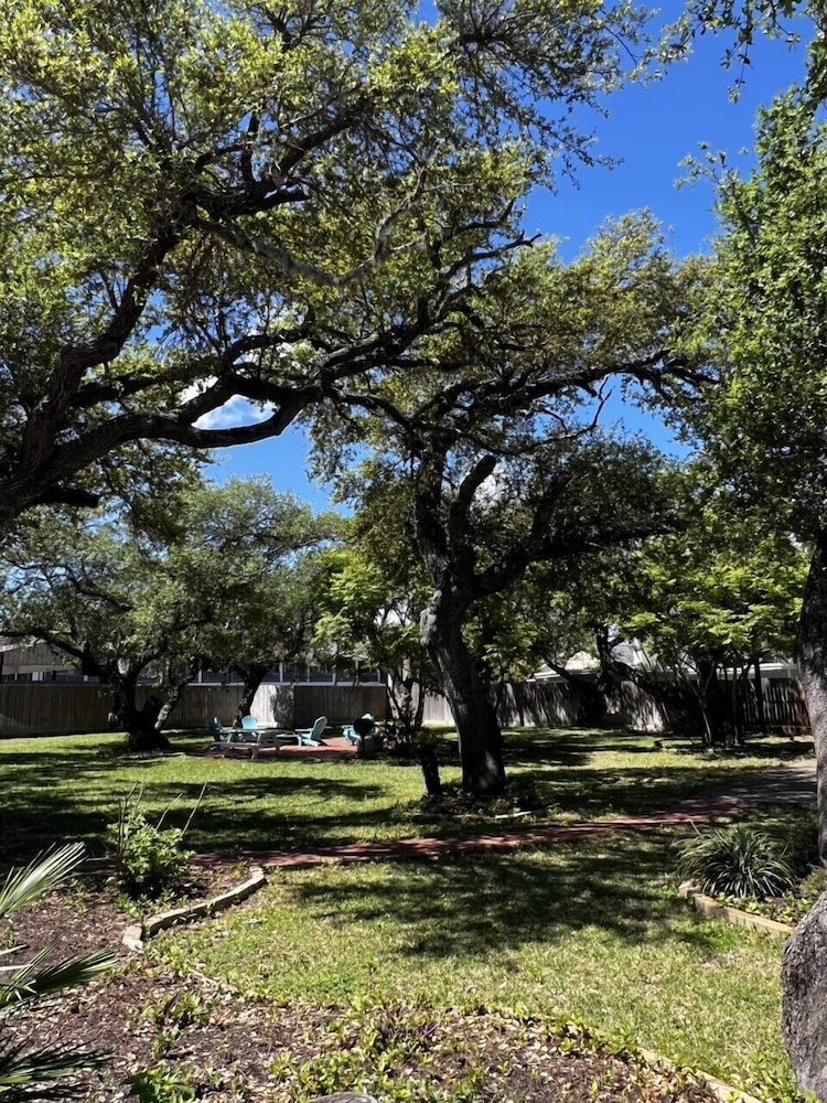 Pelican Bay Resort - photo 41