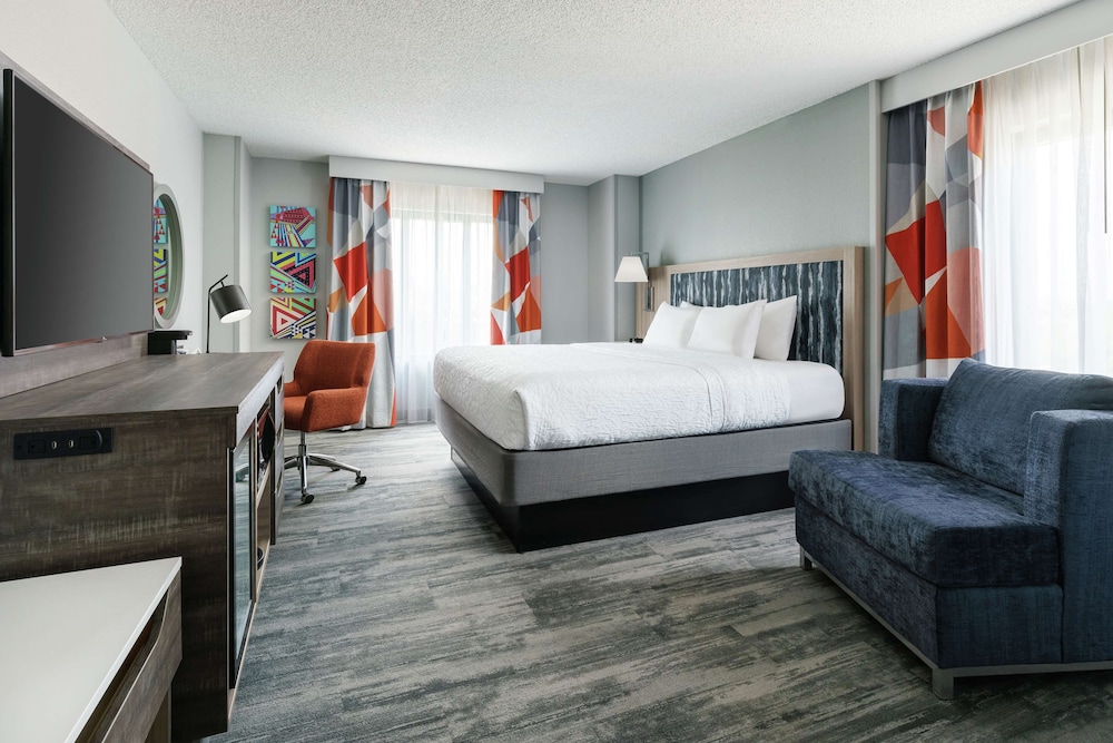 Hampton Inn & Suites Tampa Ybor City Downtown - photo 9