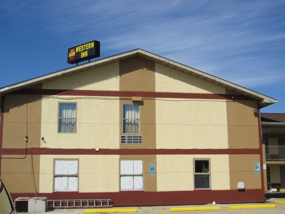 First Western Inn - photo 45