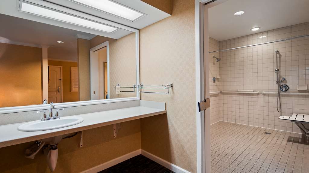 Best Western Plus Humboldt Bay Inn - photo 31