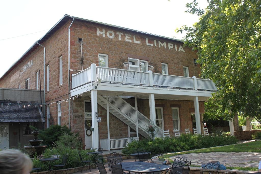 The Hotel Limpia — hotel in Fort Davis