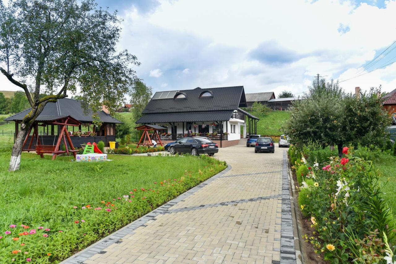 Casuta din Gradina — hotel in Manastirea Humorului