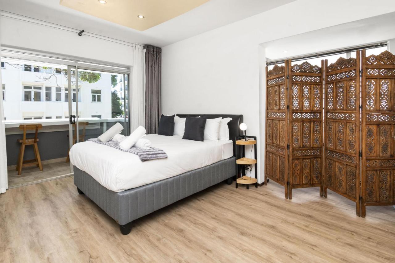 259 on Beach: 1 BR Apartment for 4 in Sea Point