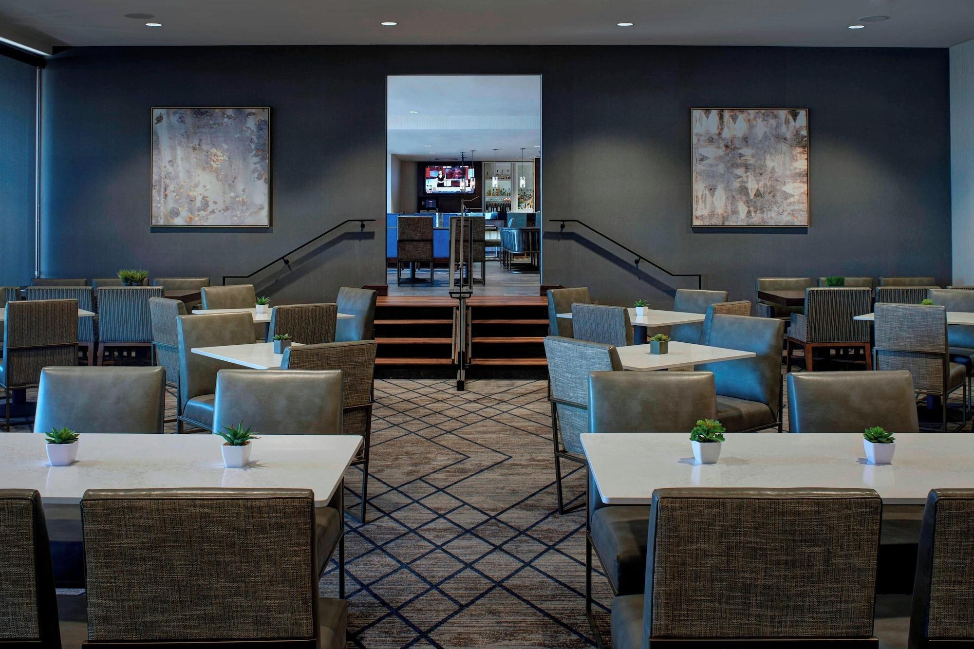 Kansas City Airport Marriott - photo 29