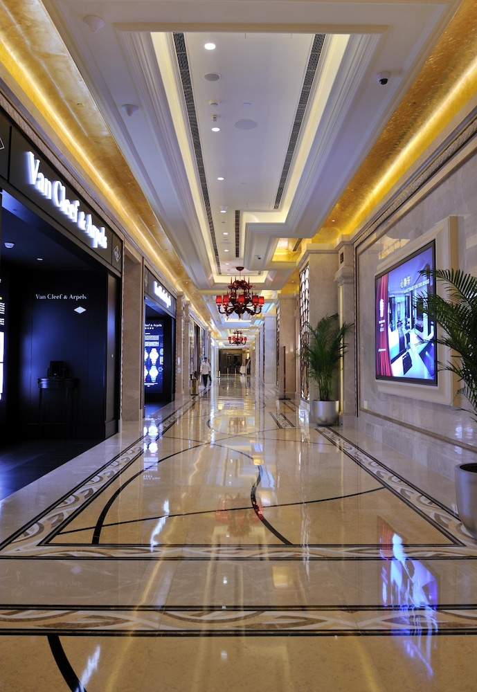 Galaxy Hotel — Unknown City — photo 3