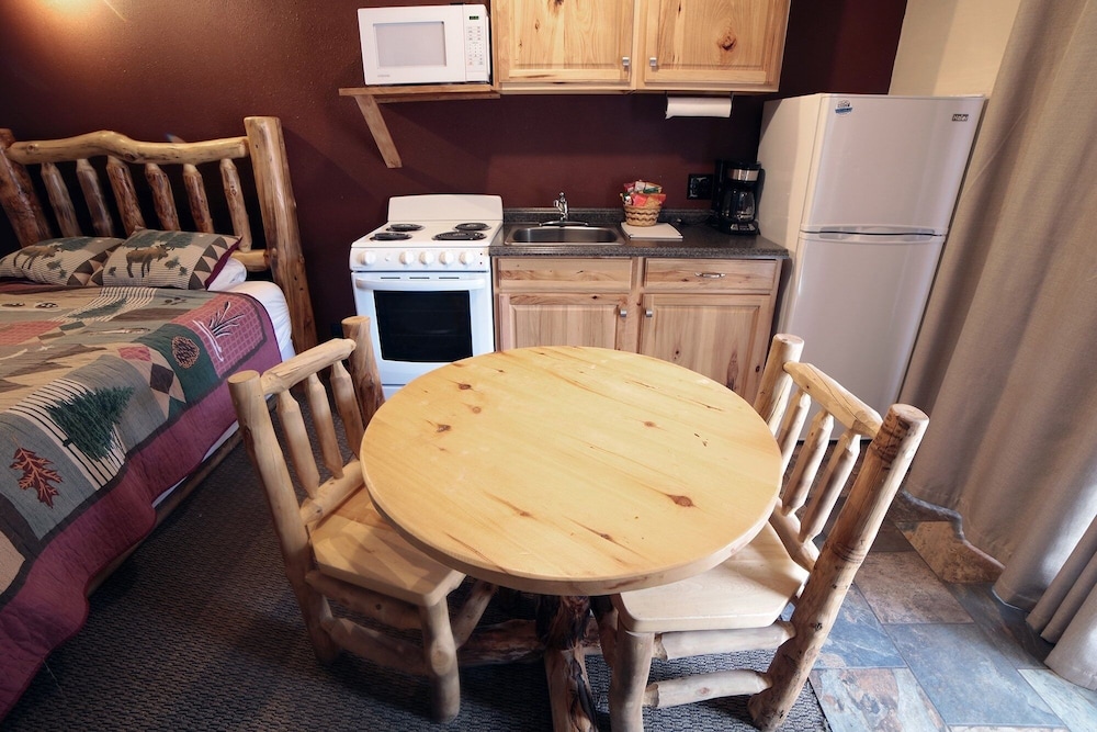 Sunnyside Knoll: 14 Studio - photo 3