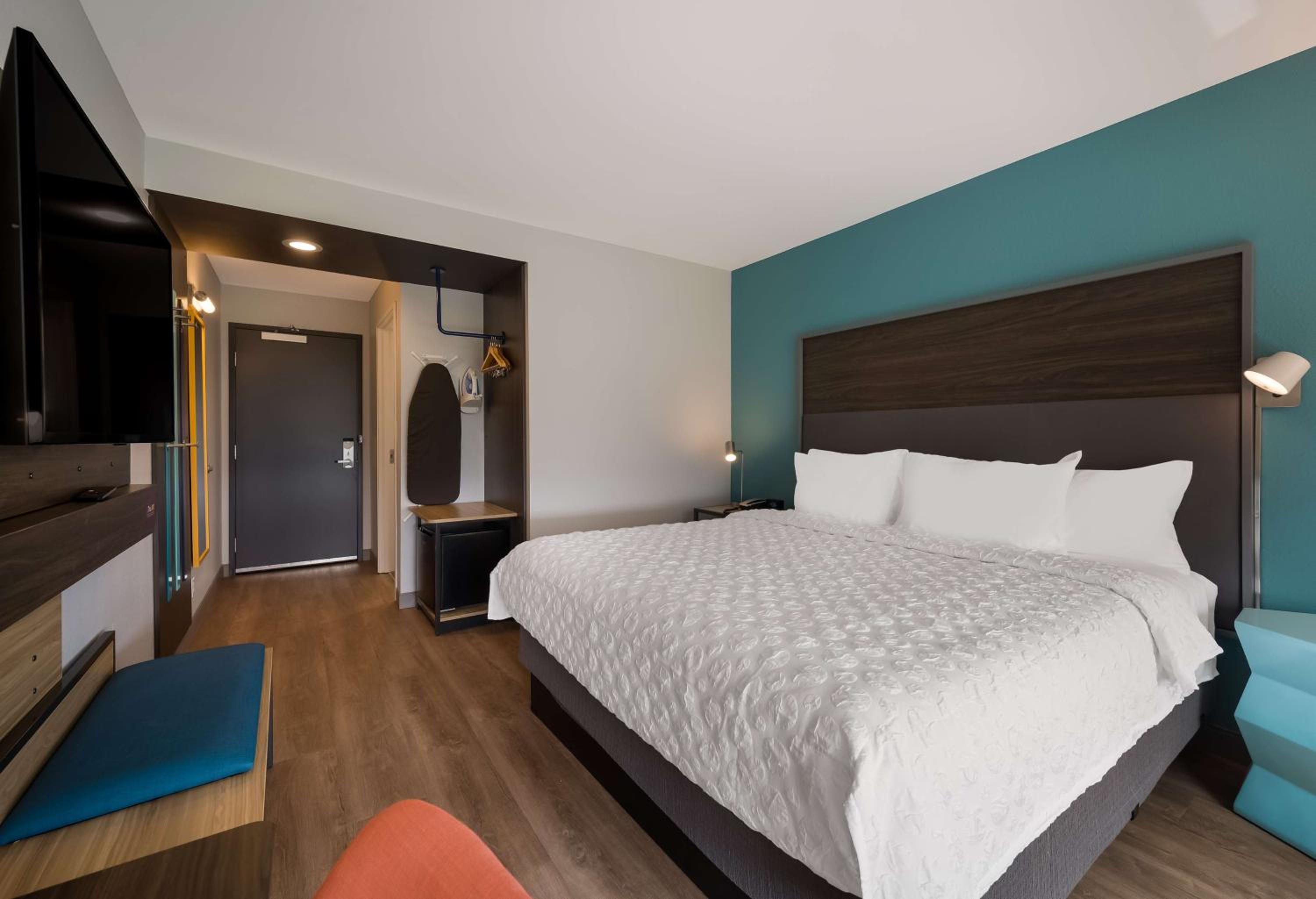 Tru by Hilton Novi Detroit - photo 2
