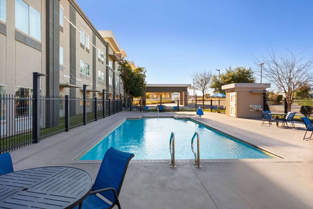 La Quinta Inn & Suites by Wyndham Austin NW Lakeline Mall - photo 6