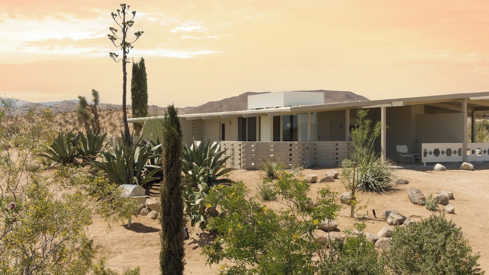 The Bungalows by Homestead Modern at The Joshua Tree Retreat Center - photo 77