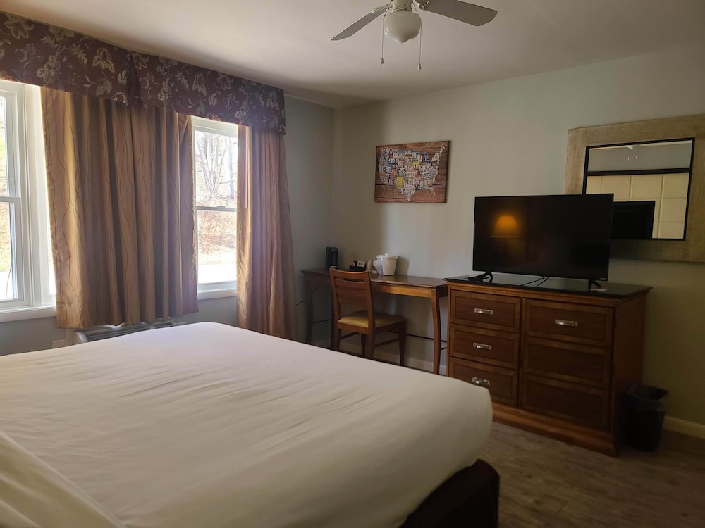 Econo Lodge Inn & Suites Tilton - photo 8