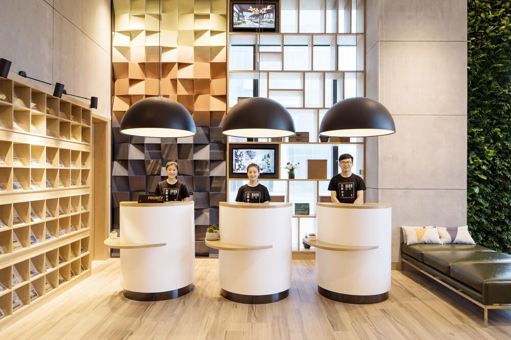 Atour Hotel Hangzhou Xixi Valley Lingyin — 4-Star Luxury Hotel in Hangzhou, People's Republic of China