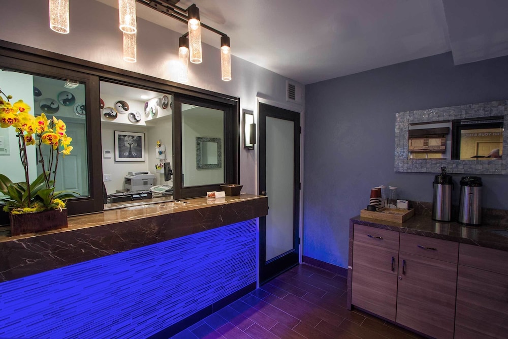 Regency Inn Los Angeles - photo 32