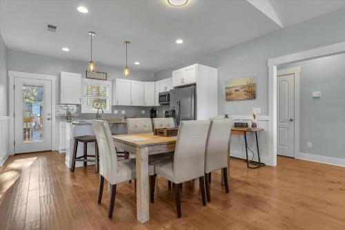 All Summer Long by Oak Island Accommodations - photo 37