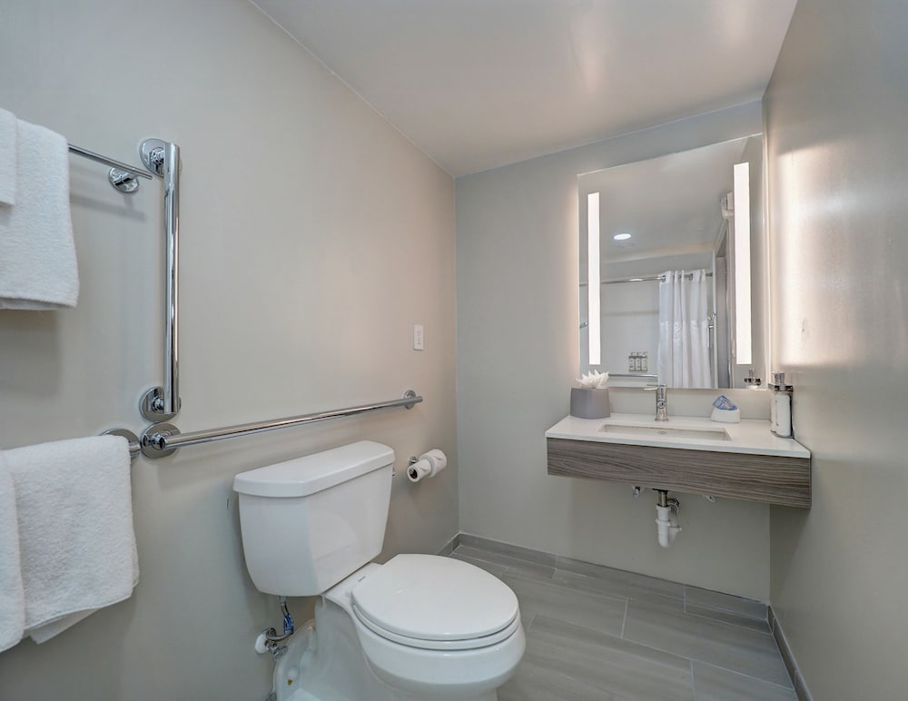 Holiday Inn Express Corpus Christi Beachfront by IHG - photo 32
