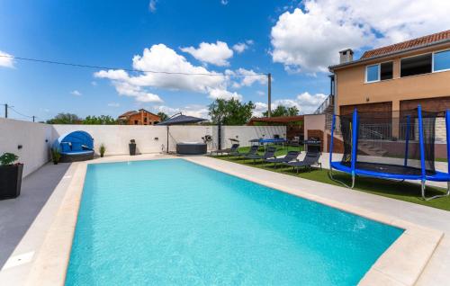 Lovely Apartment In Skabrnja — 4-Star Luxury Hotel in Skabrnje, Croatia