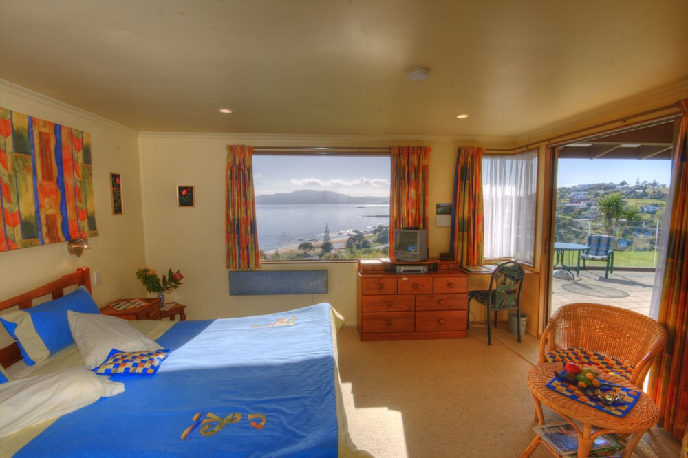 Carneval Ocean View — 4-Star Luxury Hotel in Taipa, New Zealand