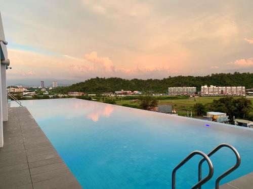 Deco Home @ Aru Suites — 4-Star Luxury Hotel in Kota Kinabalu, Malaysia