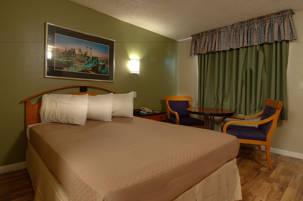 Vagabond Inn Bakersfield North - photo 11