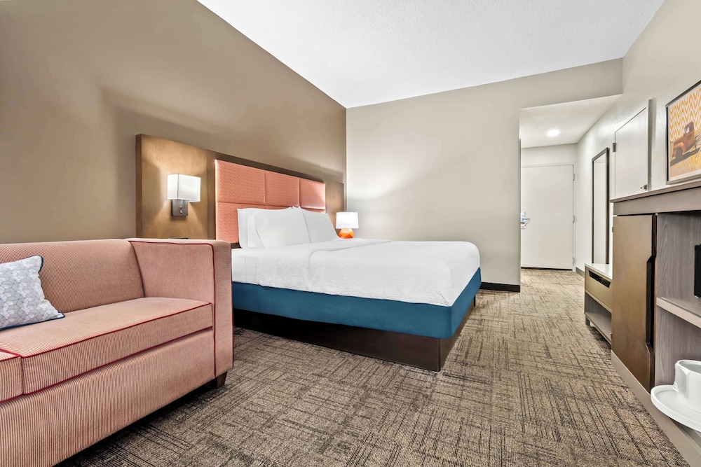 Hampton Inn Jonesboro - photo 31