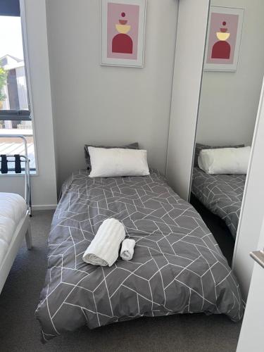 Urban Nest Entire Townhouse and Free Parking — 4-Star Luxury Hotel in Christchurch, New Zealand