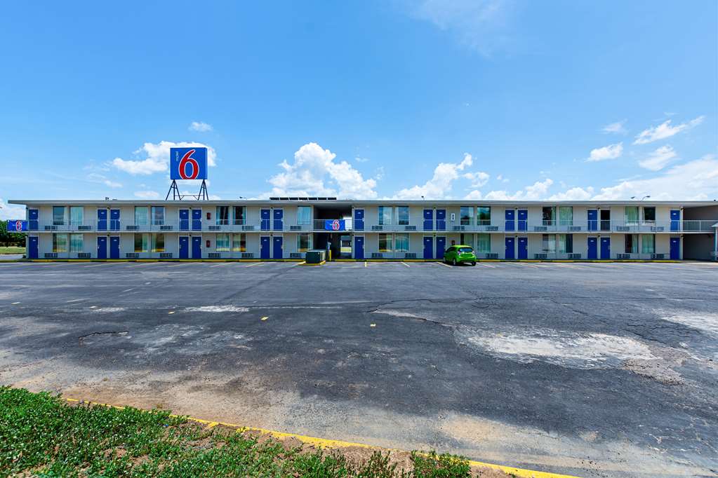 Motel 6 Van Buren AR - photo 3