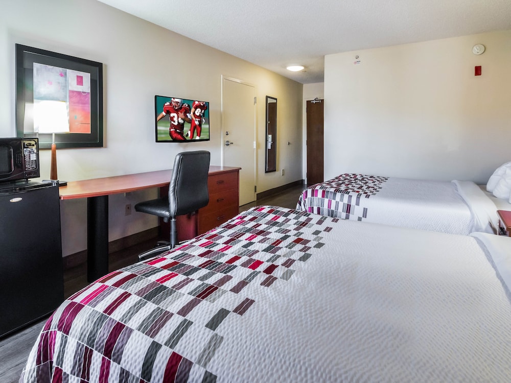 Red Roof Inn Etowah Athens TN pet-friendly hotel Etowah
