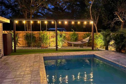 The Wisteria Oasis With heated pool and hot tub in Sarasota, United States