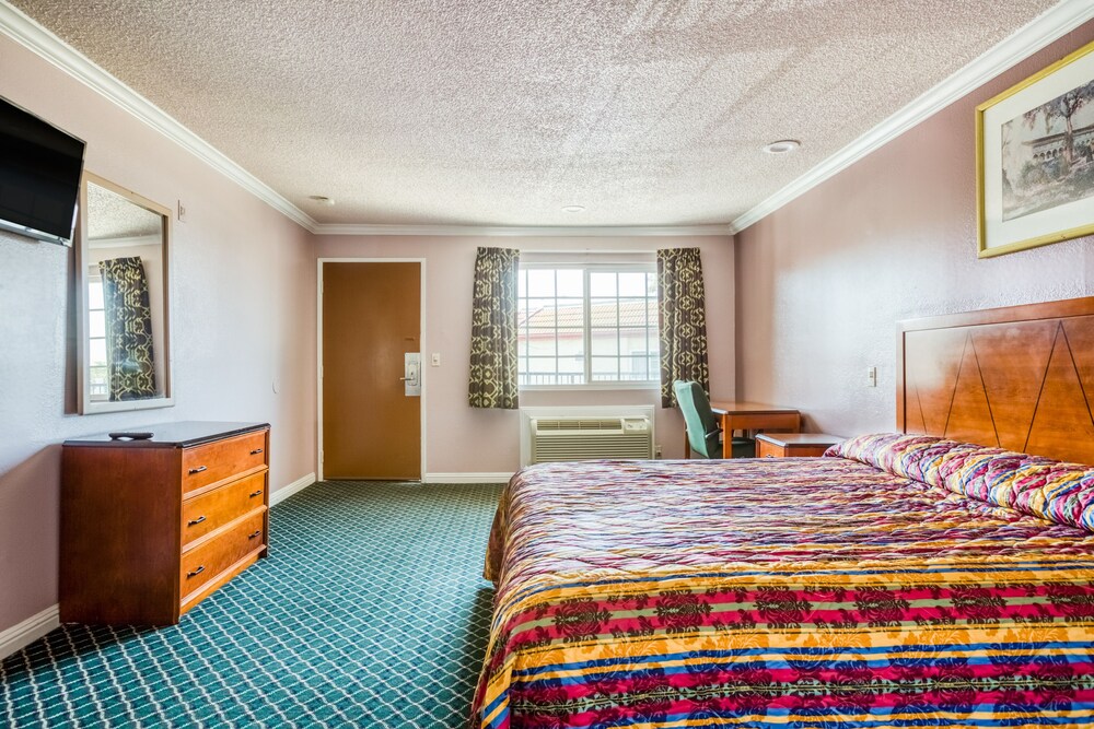 Hotel Whittier CA I 605 - photo 5