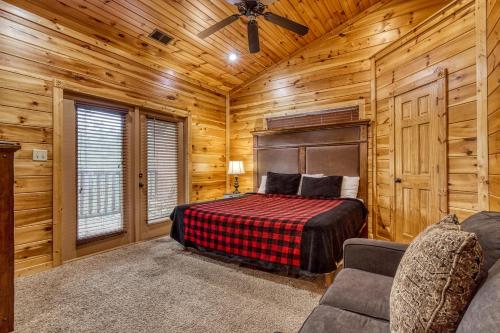 Lazy Bear Lodge Hot Tub Resort Pool WIFI 1089 FREE tickets each paid day Dollywood and More - photo 24