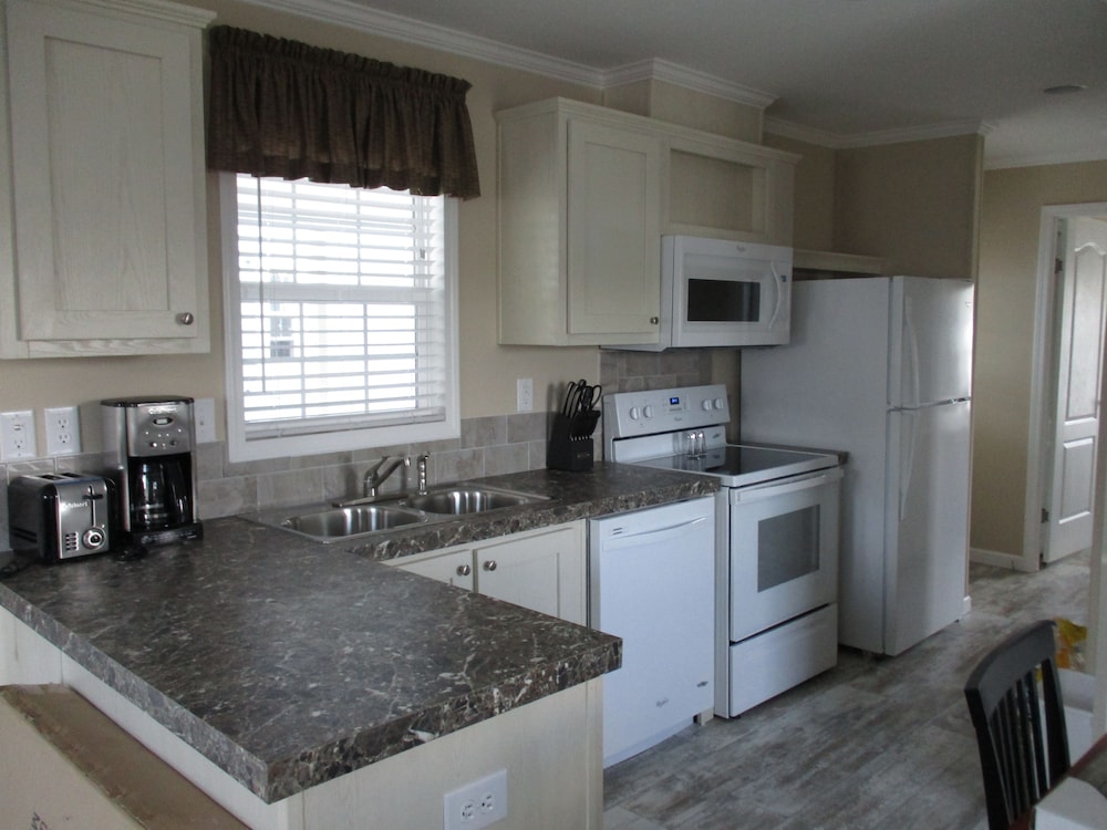 Rainbow Village of Zephyrhills — hotel in Zephyrhills