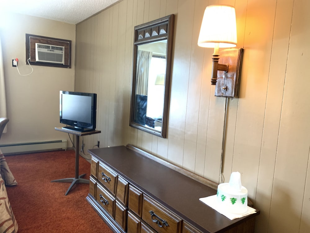 Circle S Motel - photo 4