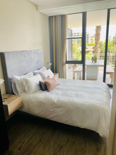 Modern beautiful 1 bed with views V&A Waterfront