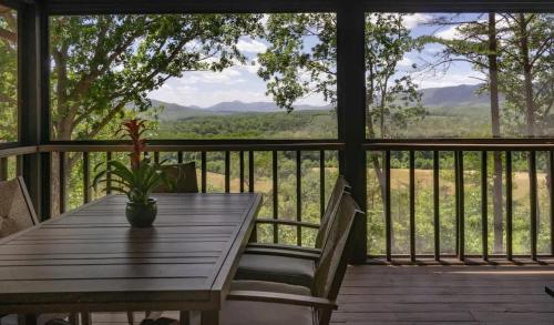 Shenandoah Retreat Family Home — 4-Star Luxury Hotel in Goshen, United States