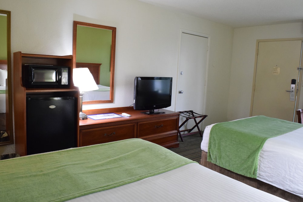 Ramada by Wyndham Savannah Gateway - photo 5