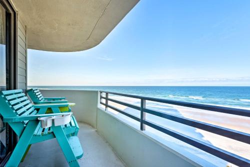 Oceanfront Daytona Beach Condo Near Boardwalk — 4-Star Luxury Hotel in Daytona Beach, United States