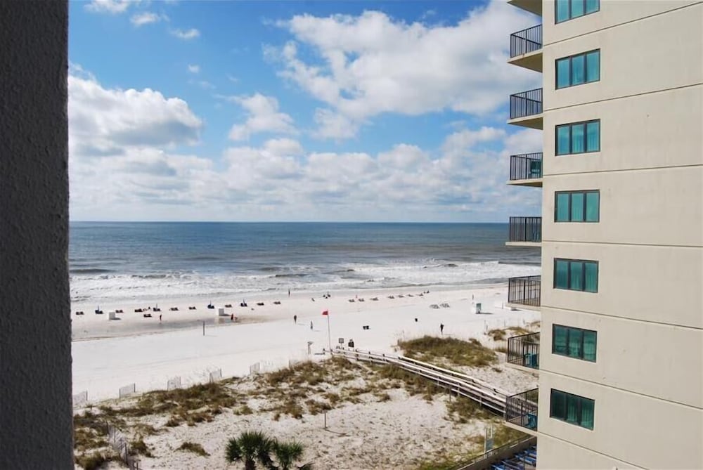 Island Tower 703 by RedAwning - photo 23