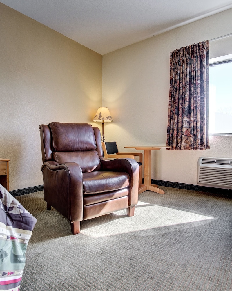 Booneslick Lodge of Neosho - photo 30