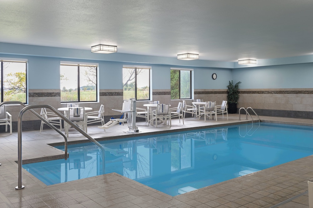 Holiday Inn Express Sheboygan Kohler by IHG - photo 45