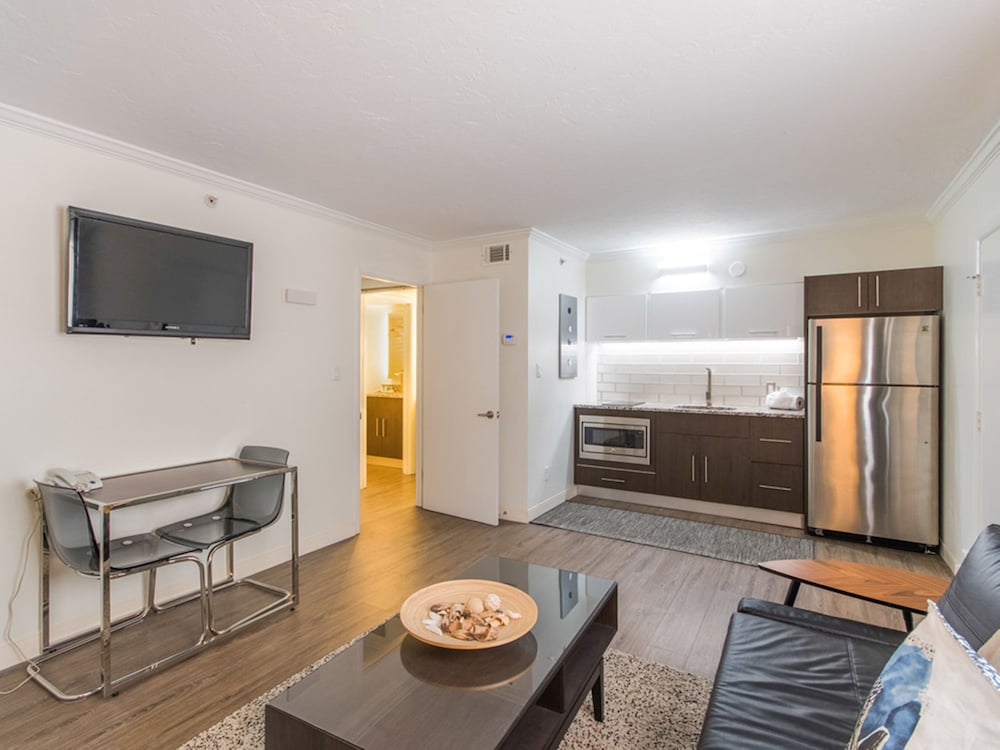 Hibiscus Suites Gateway to Siesta Key - photo 11