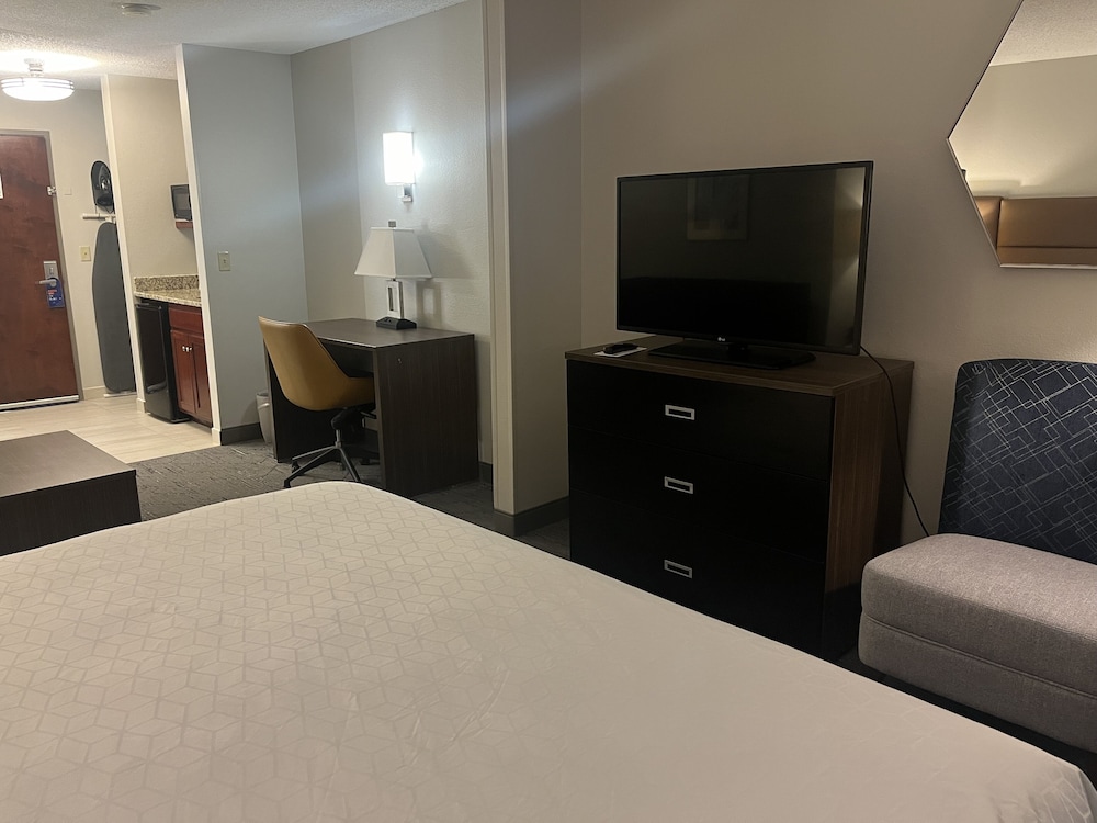 Holiday Inn Express Hotel & Suites St. Paul Woodbury by IHG - photo 13