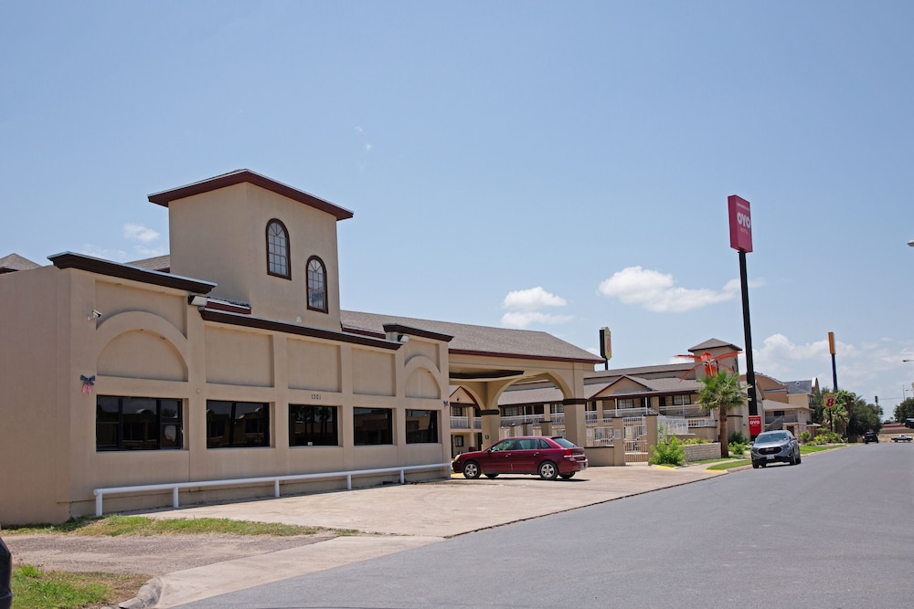 OYO Hotel McAllen Airport South - photo 65