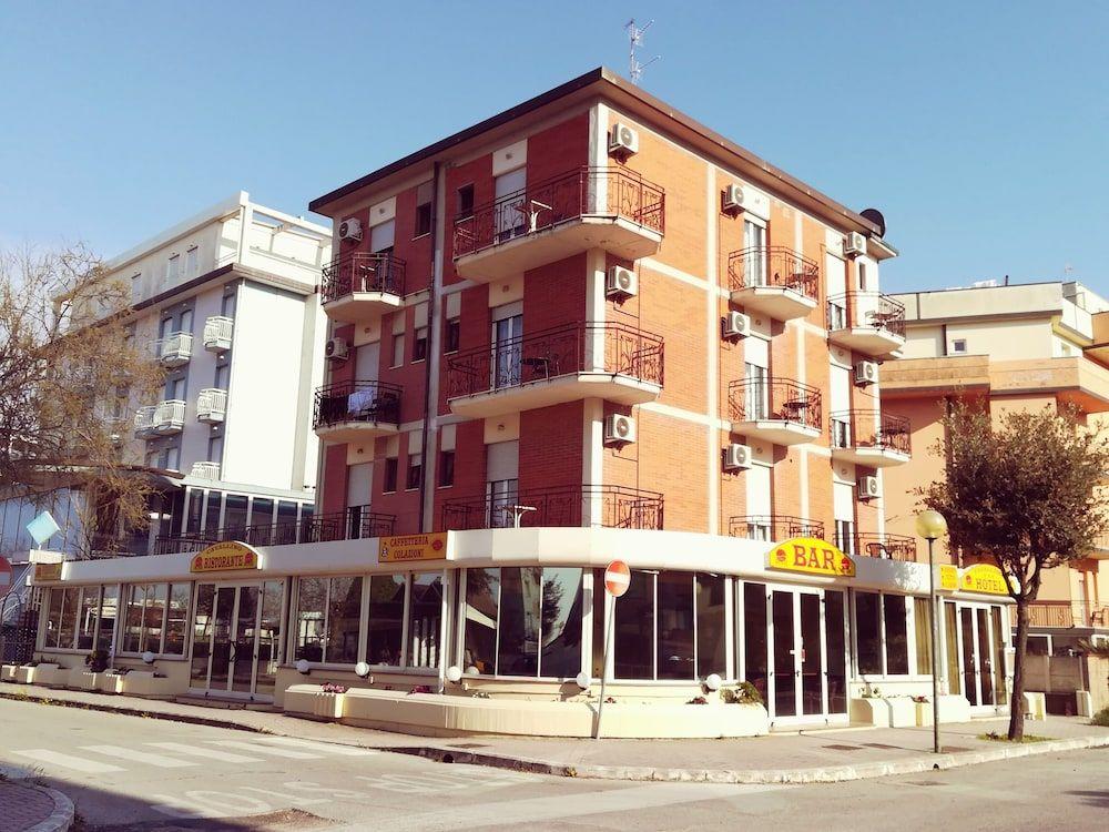 Hotel Cavallino — Cesenatico