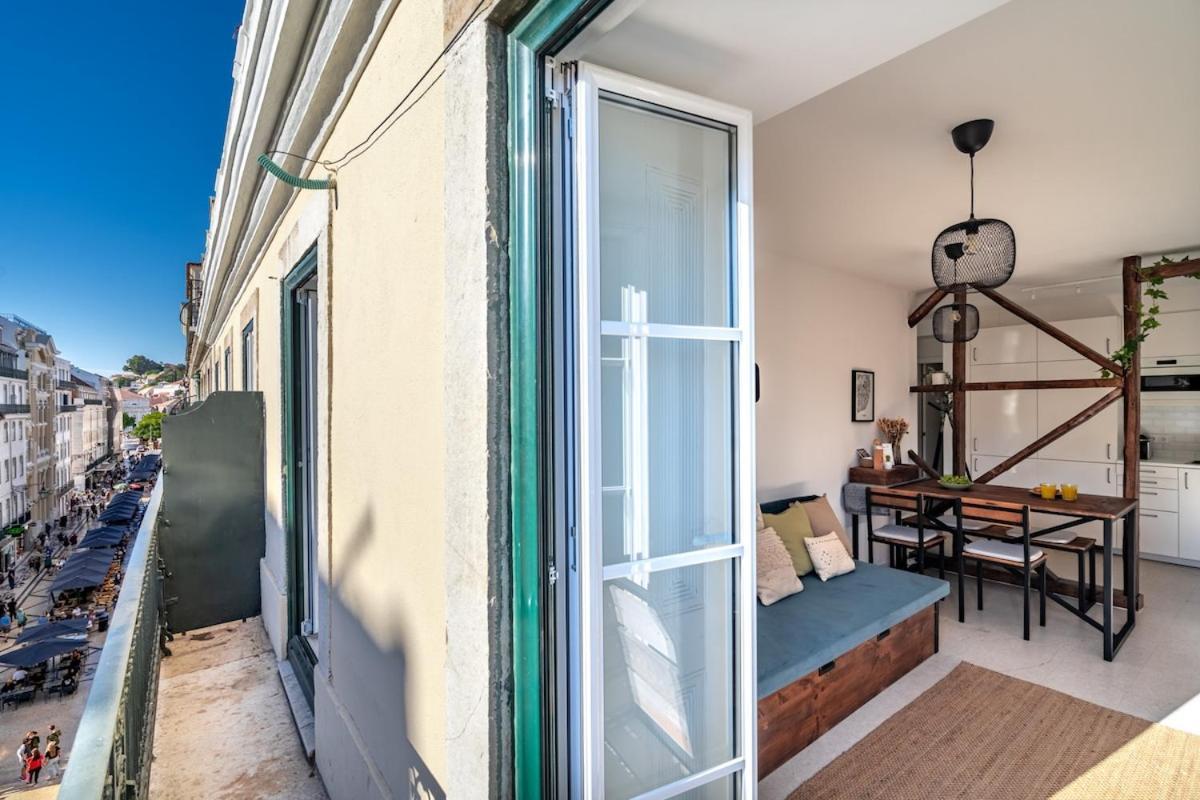Lovely 2 Bed Apt in the Heart of Lisbon with AC by Lisbeyond — 4-Star Luxury Hotel in Lisbon, Portugal